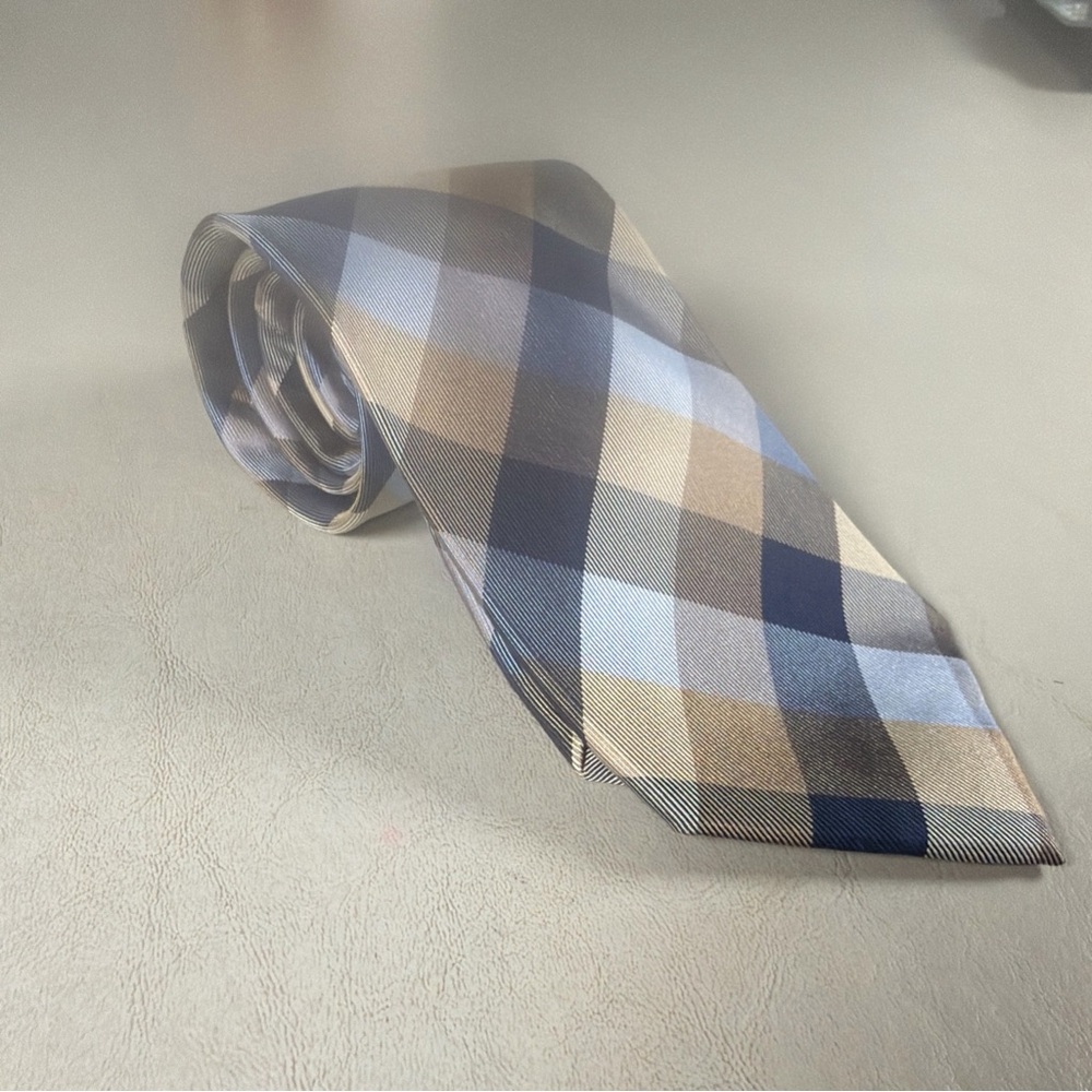 Tommy Hilfiger Blue Buffalo Check Plaid 100% Silk Classic Necktie